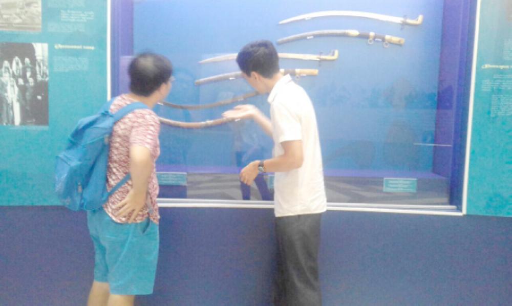 People flock to Al-Faisal exhibition in Kazakhstan