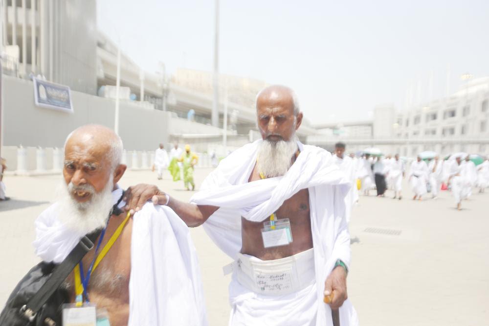 80-year-old Pakistani pilgrims living example of true friends