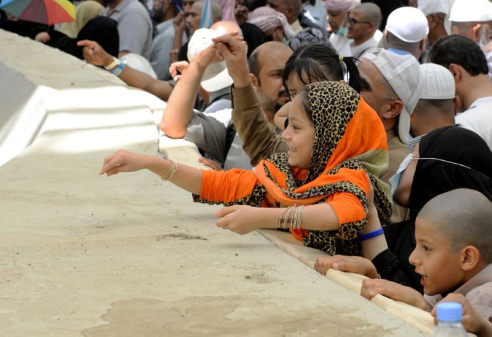 Pilgrims leave Mina after five-day stay