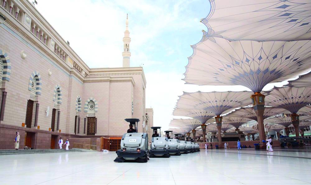 The Presidency for the Affairs of the Prophet's Mosque ensures that the indoors and outdoors of the mosque are neat and tidy. — Courtesy Makkah