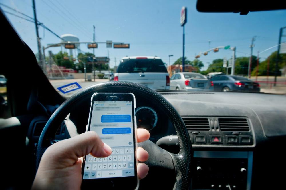 Cell phone use responsible for 7,500 road deaths in 2017