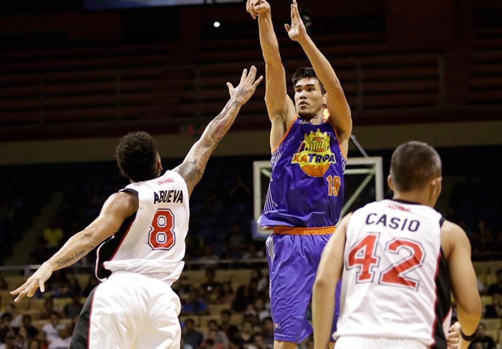 TNT torches Alaska as Rosario, Tautuaa, Castro catch fire