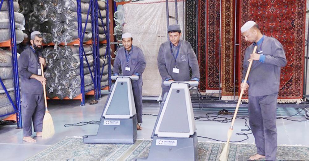 30,000 green carpets in Grand Mosque maintained thru sequenced stages