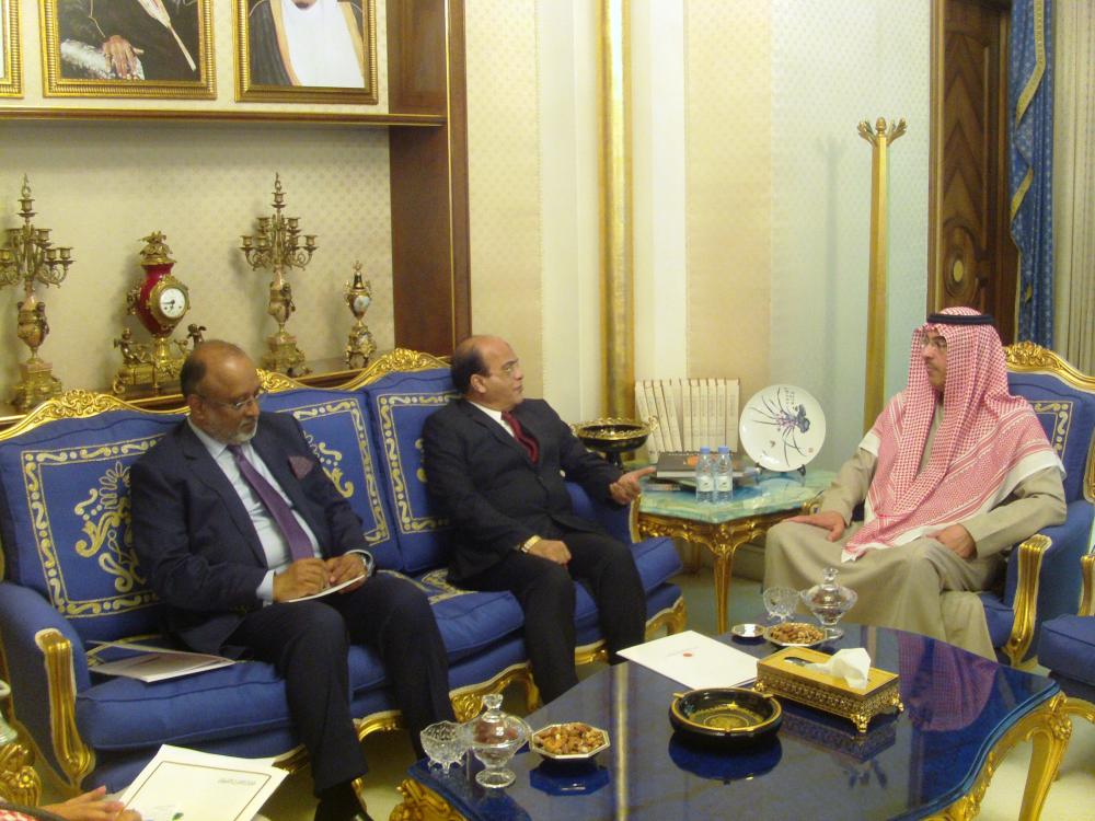 Bangladesh seeks media
cooperation with Kingdom