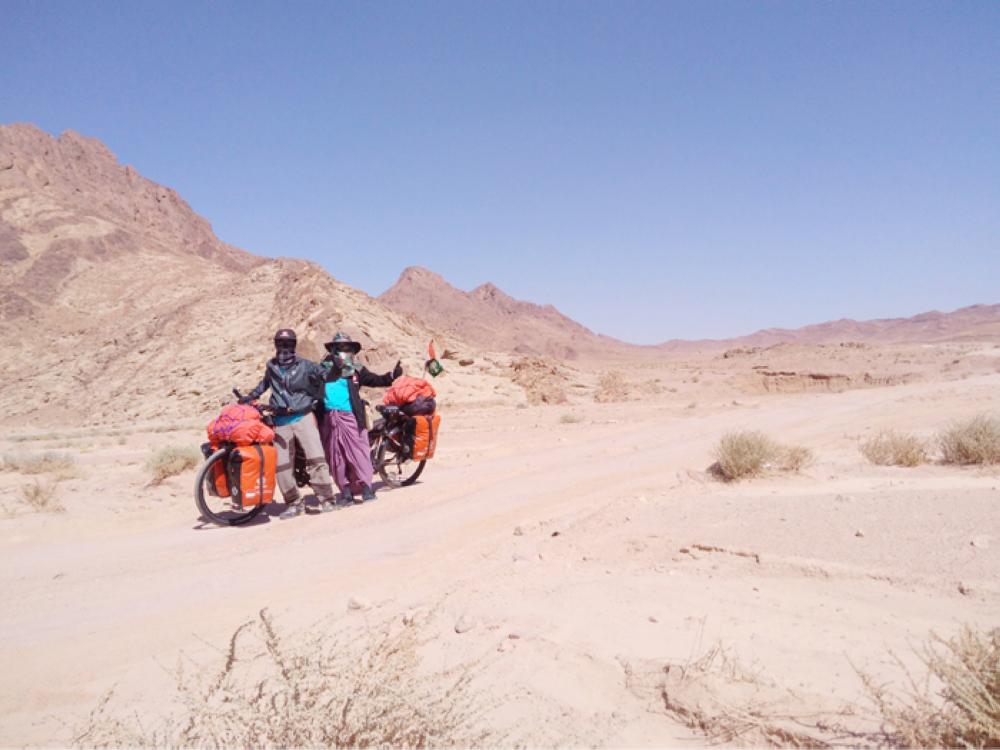 Indonesian couple bike their way to Makkah in yearlong trip