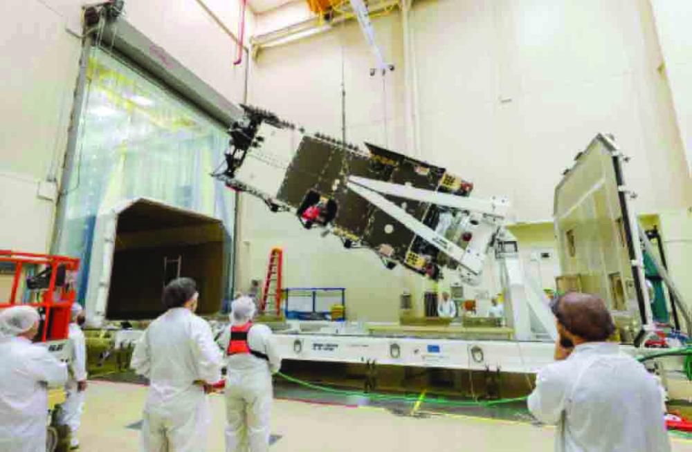 Lockheed Martin finalizes 
assembly on Arabsat new
communications satellite