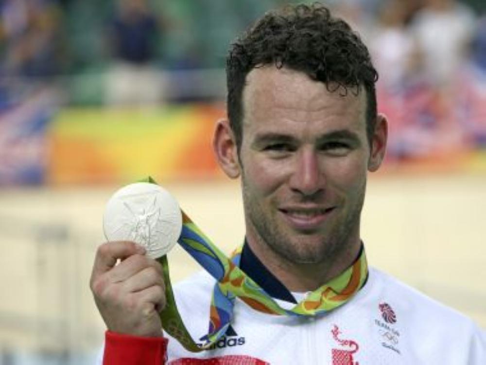 File photo of Mark Cavendish of Britain posing with his silver medal in the Rio Olympics. Cavendish has pulled out of the Commonwealth Games. — Reuters