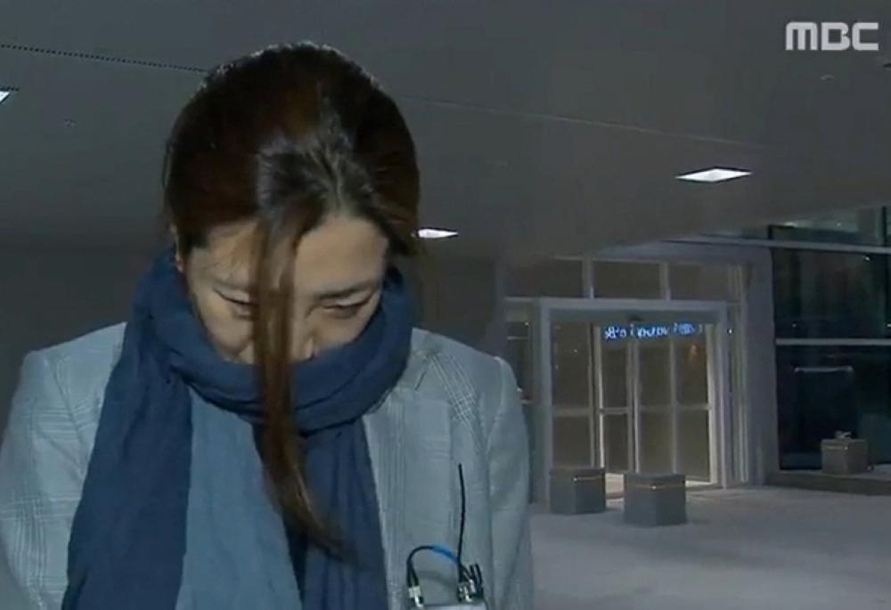 Cho Hyun-min, a senior vice president at Korean Air Lines and a daughter of its chairman Cho Yang-ho, arrives at Incheon International Airport in Incheon, South Korea, in this still image from MBC exclusive news report footage obtained by Yonhap on Sunday.