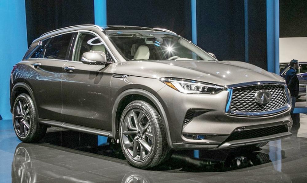 INFINITI showcases design & technology