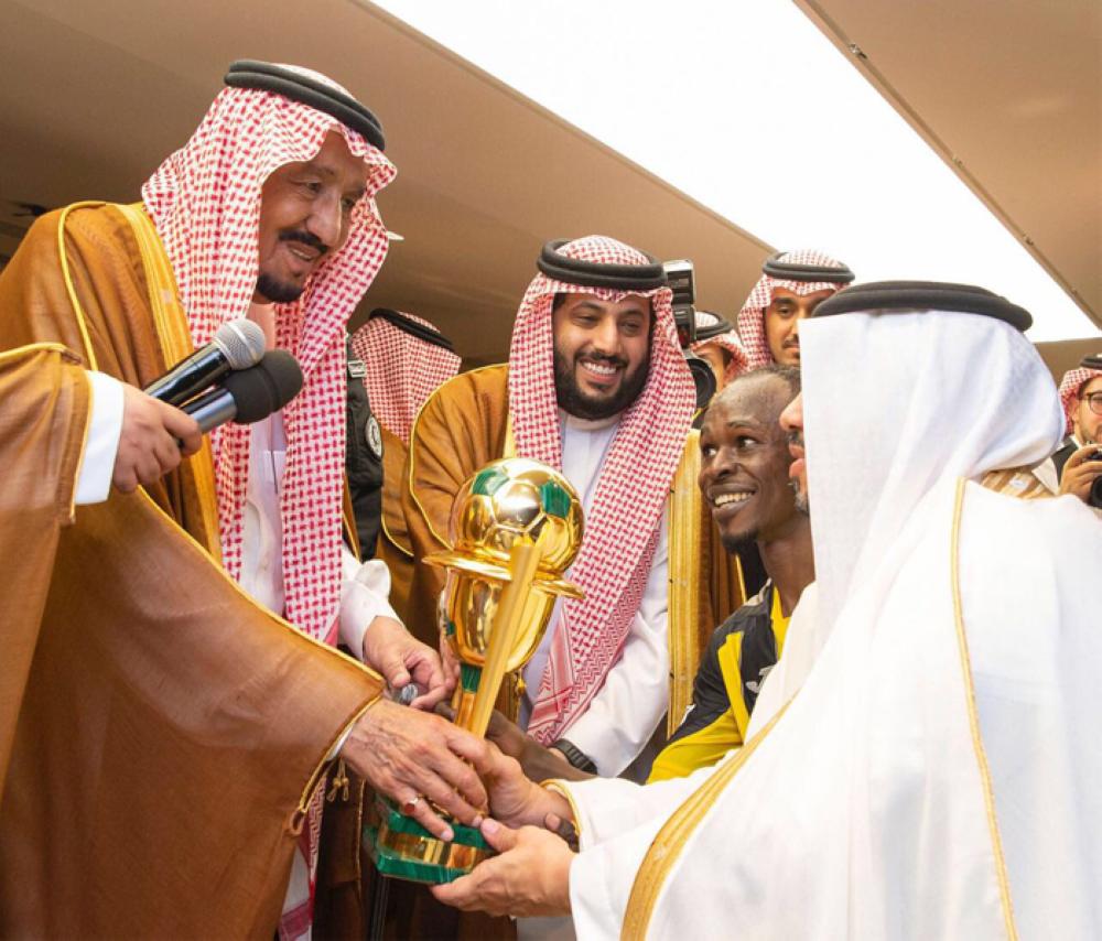 King Salman hands King's Cup to Al-Ittihad club