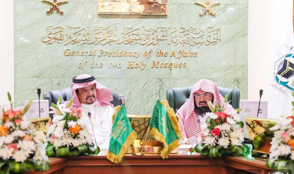 Minister of Haj and Umrah Muhammad Bin Saleh Bentin and Sheikh Abdulrahman Al-Sudais, chief of General Presidency of the Affairs of the Two Holy Mosques at a meeting in Makkah, Sunday. — Okaz photo