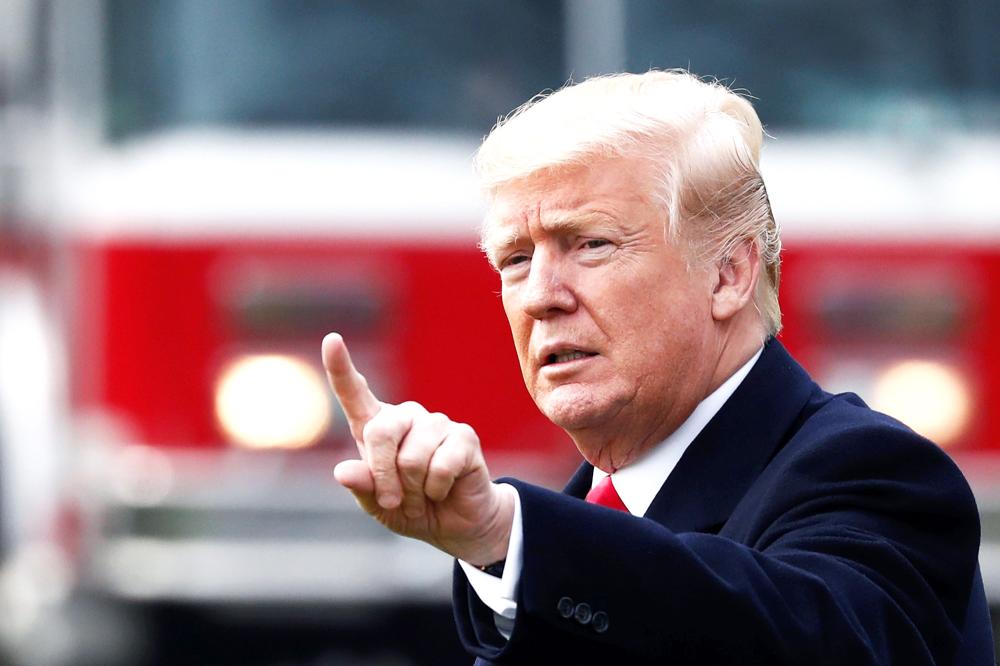 


US President Donald Trump warned countries against doing business with Iran by lauding the new sanctions on Tehran, on Tuesday.