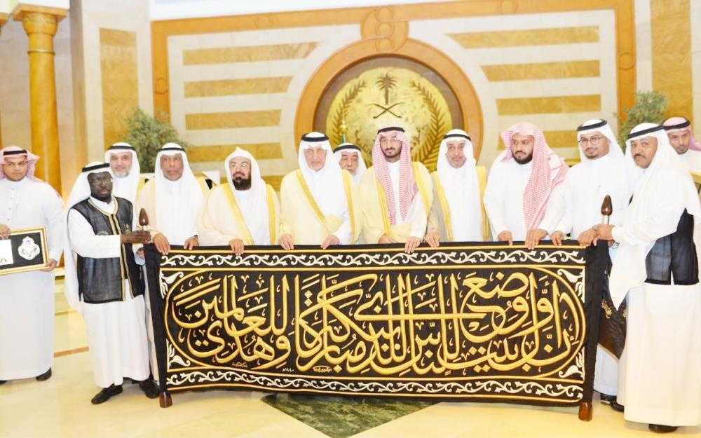 New Kaaba kiswa handed over to Al-Shaibi