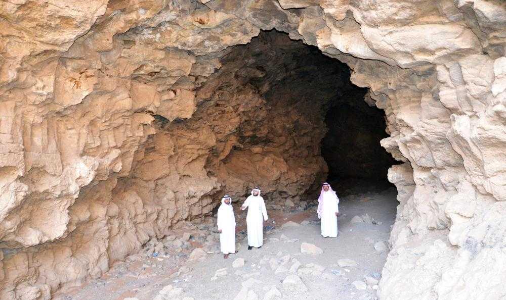 Shuwaimis Cave in southwestern Hail is the third largest cave in the Kingdom after Khaiber and Taif's Habashi Cave.