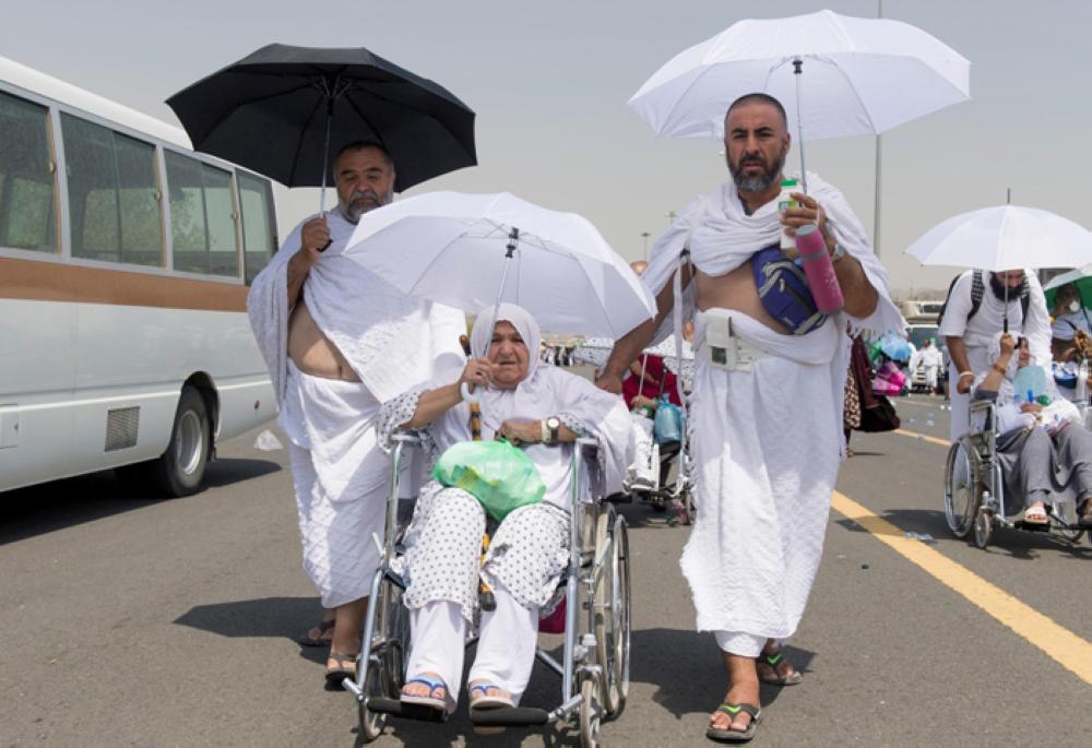 Nearly 2.4 million pilgrims ascend Arafat for peak of Haj