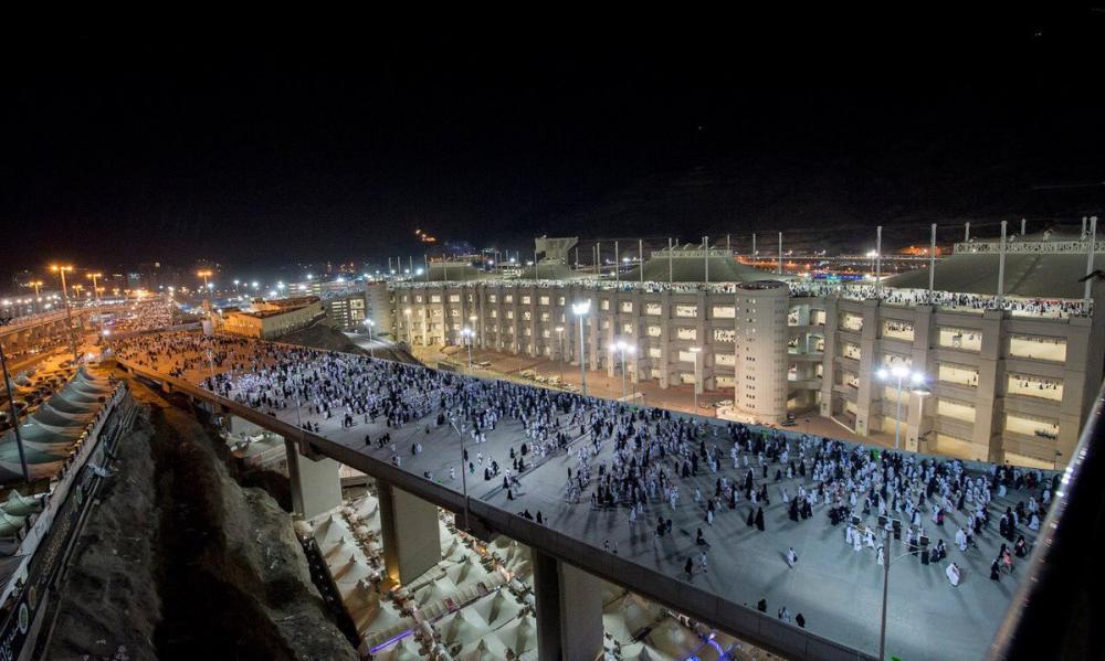 Pilgrims celebrate Eid, throw pebbles at the Satan