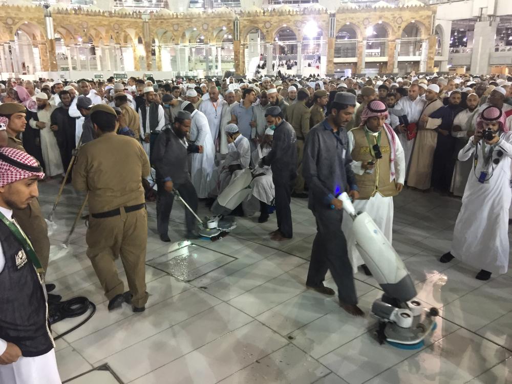 Area around Kaaba cleaned before each prayer call