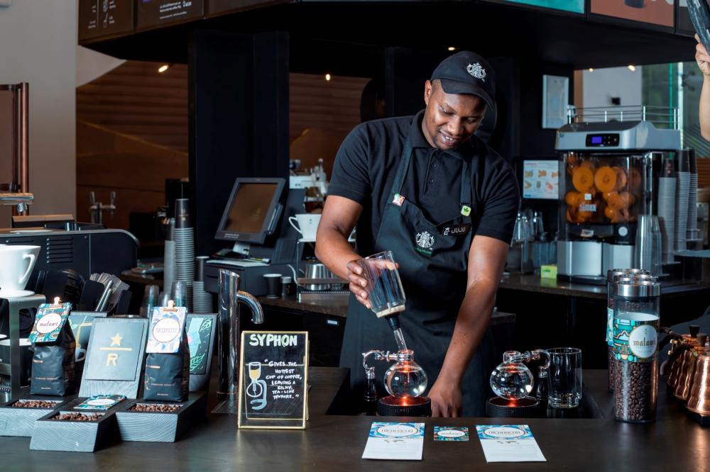 Starbucks launches store that 
offers Clover brewing method