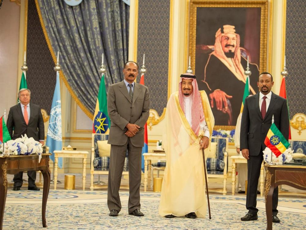 Custodian of the Two Holy Mosques King Salman, Eritrean President Isaias Afwerki (to the right of the King) and Ethiopian Prime Minister Abiy Ahmed Ali stand for a photo after the signing ceremony in Jeddah on Sunday. Crown Prince Muhammad Bin Salman, deputy premier and minister of defense, UN Secretary General Antonio Guterres and UAE Minister of Foreign and International Cooperation Sheikh Abdullah Bin Zayed Al-Nahayan are also seen in the photo. — SPA