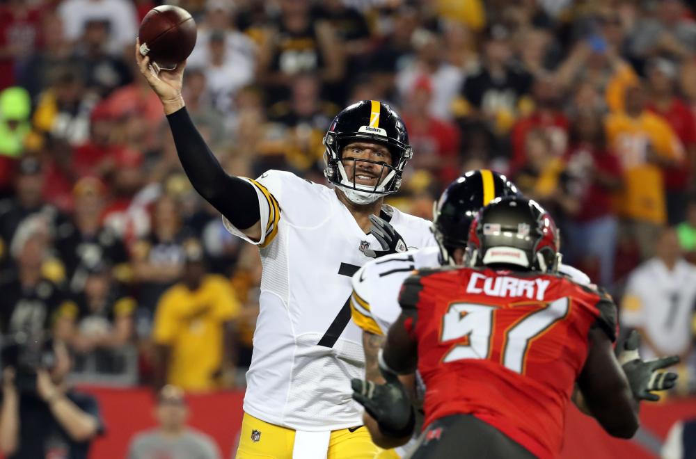 


Pittsburgh Steelers’ quarterback Ben Roethlisberger throws the ball against the Tampa Bay Buccaneers during their NFL game at Raymond James Stadium in Tampa Monday. — Reuters 