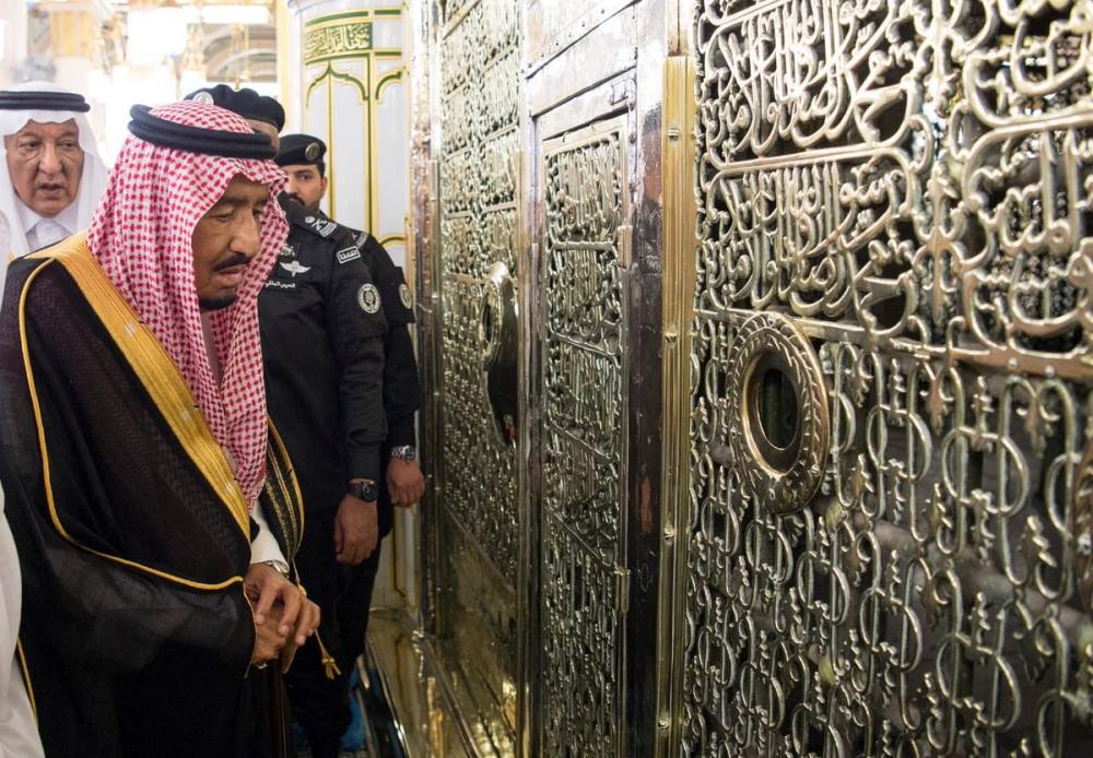 King, Crown Prince visit Prophet’s Mosque