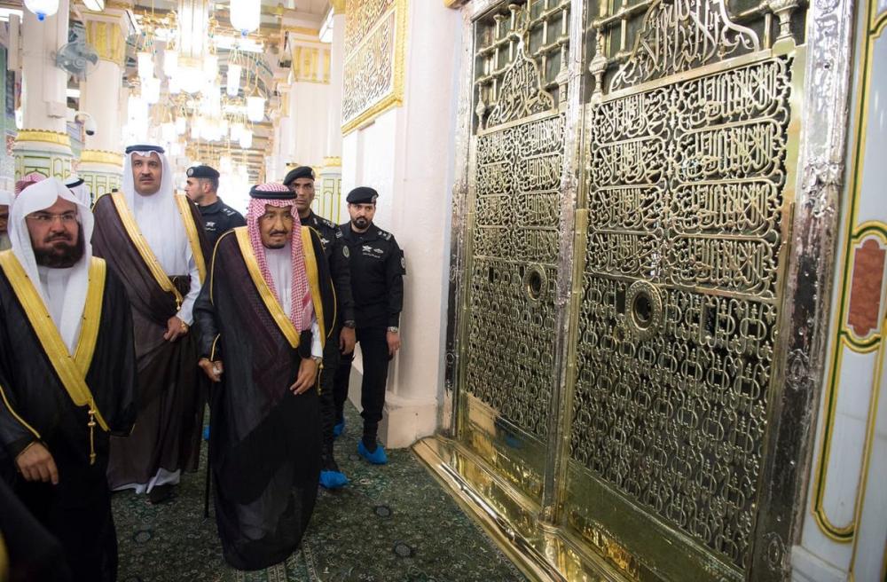 King, Crown Prince visit Prophet’s Mosque