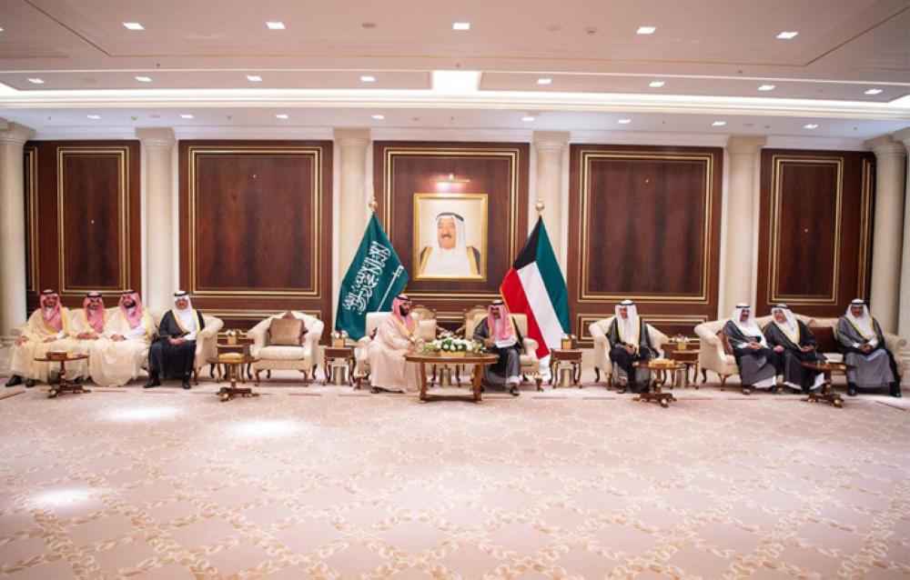 Kuwaiti Emir receives Crown Prince, hosts dinner banquet in his honor