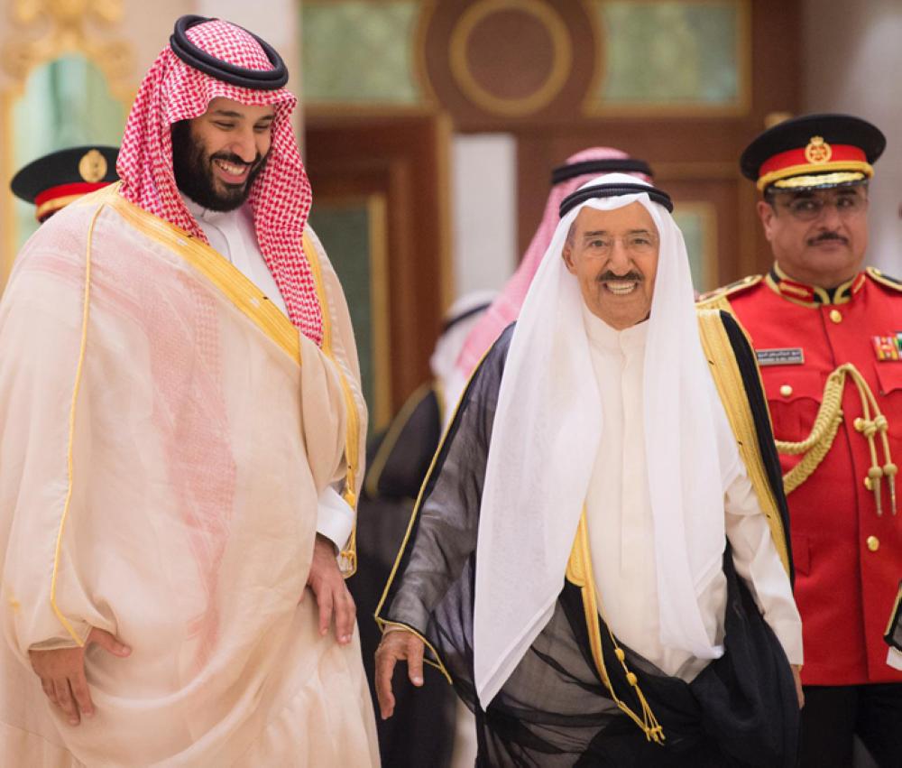 Kuwaiti Emir receives Crown Prince, hosts dinner banquet in his honor