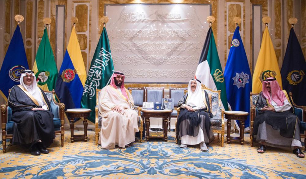Kuwaiti Emir receives Crown Prince, hosts dinner banquet in his honor