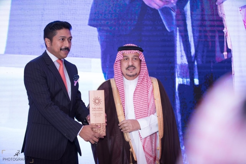



LuLu Hypermarket KSA Director Shehim Mohammed receives award from Riyadh Governor Prince Faisal Bin Bandar
