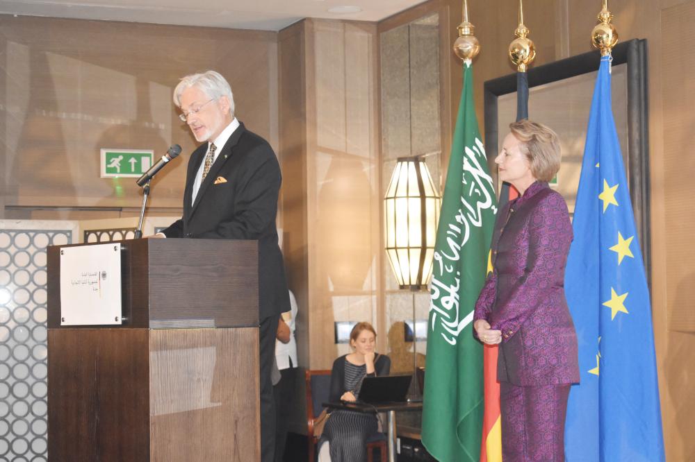 The German Consul General Holger Ziegeler cutting the cake alongside dignitaries from Saudi Ministry of Foreign Affairs. — SG Photos by Abdulaziz Hammad