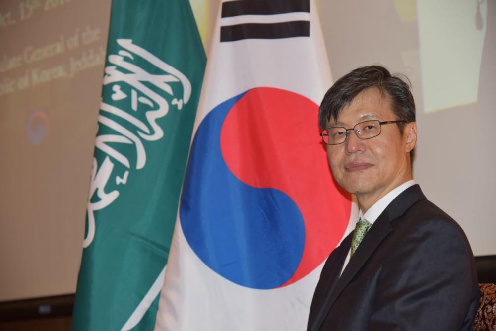 South Korea Consul General Sang-Kyoun Lee along with Foreign Ministry’s Director Jamal Balkhoyour and diplomats jointly cutting cake to mark Korean National Day. — SG Photo by Irfan Mohammed