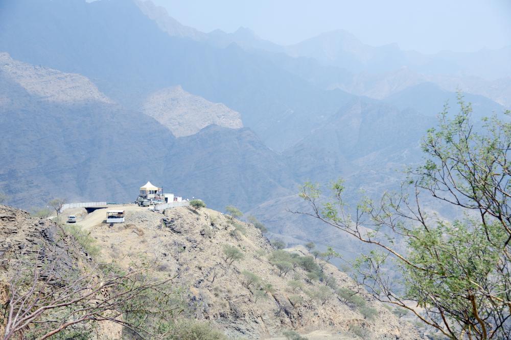 


The Border Guard soldiers are on constant watch-out to prevent any incursions through the border.
