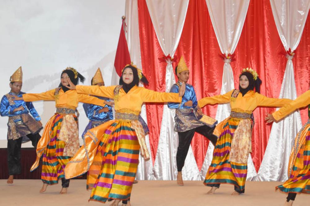 Diplomats gathered at the 73rd Indonesia Independence Day celebration. 