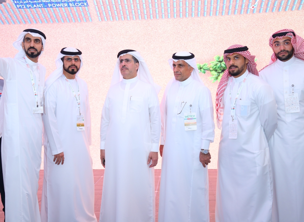 Saeed Al Tayer, Managing Director and Chief Executive Officer – DEWA, visits the ACWA Power platform on the last day of WETEX, bringing the event to an end on a high note