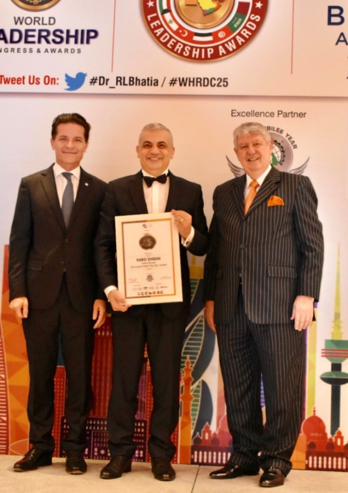  Ramzi Shaban shows off his award