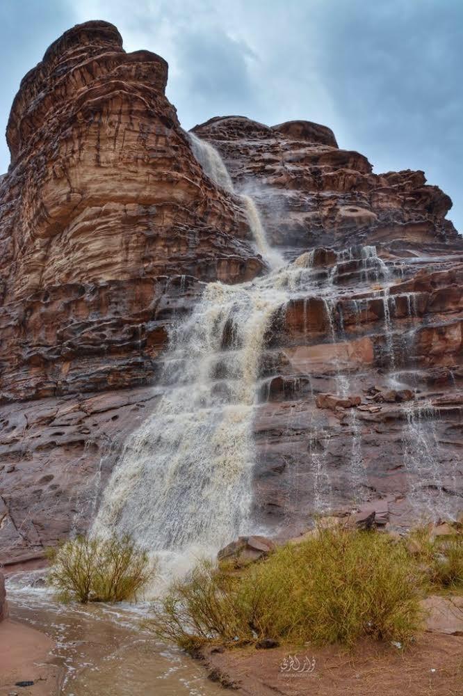 


The Bajddah Mountains in Tabuk are part of NEOM project and are characterized by a rare stone and rock formations.