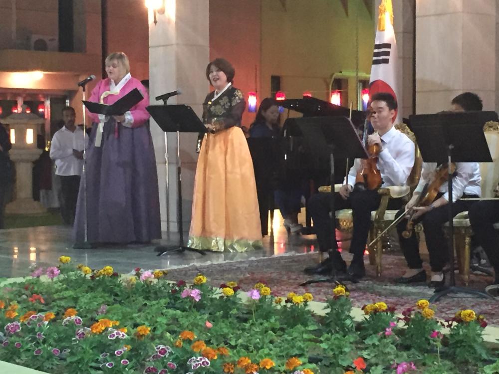 


Deputy Emir of Riyadh Prince Mohammed Bin Abdurahman with Korean Ambassador JO Byung Wook during the reception.