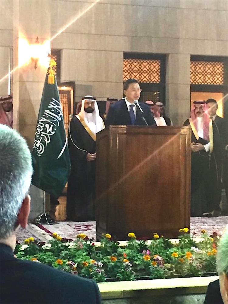 


Deputy Emir of Riyadh Prince Mohammed Bin Abdurahman with Korean Ambassador JO Byung Wook during the reception.