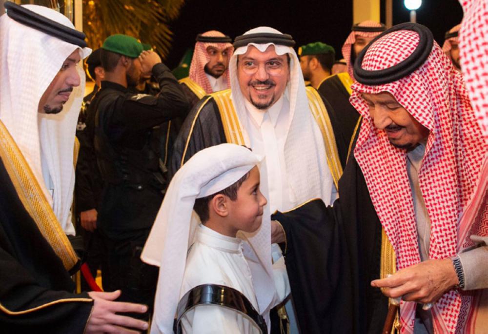 Rousing welcome for King in Qassim; SR16 billion projects to be launched