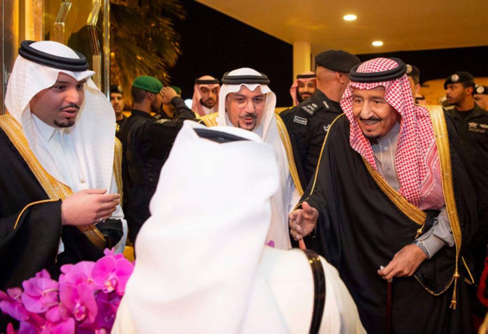 Rousing welcome for King in Qassim; SR16 billion projects to be launched