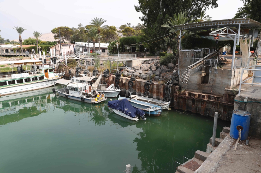 


A picture taken this week in Kibbutz Ein-Gev shows the decline in the level of water in the Sea of Galilee. 