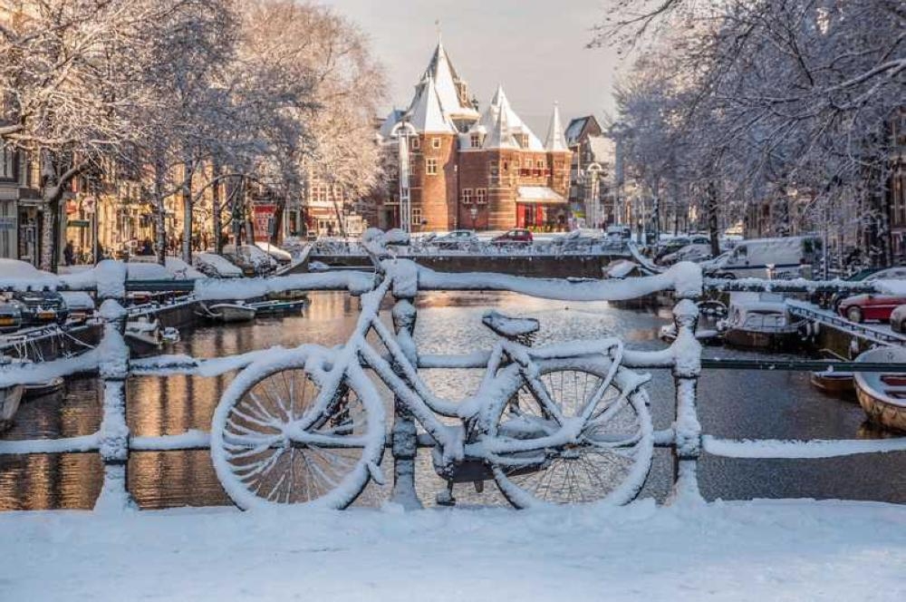 Winter in Europe — Explore Amsterdam