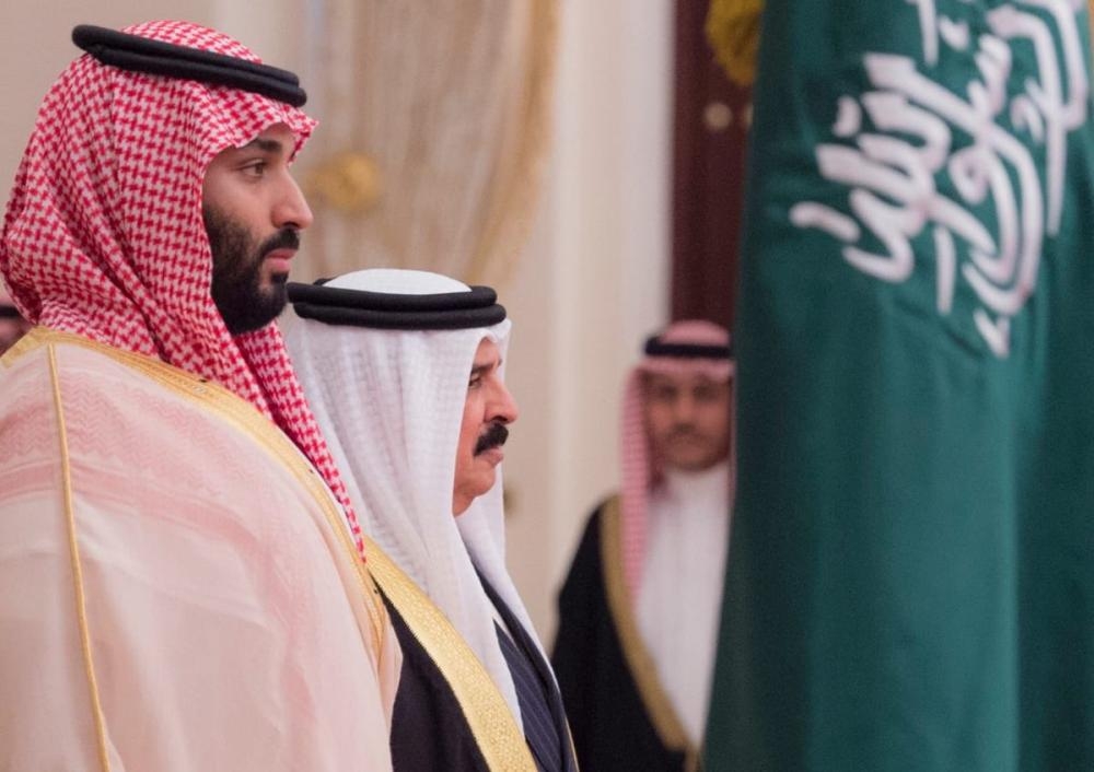 Crown Prince holds talks with King Hamad in Bahrain