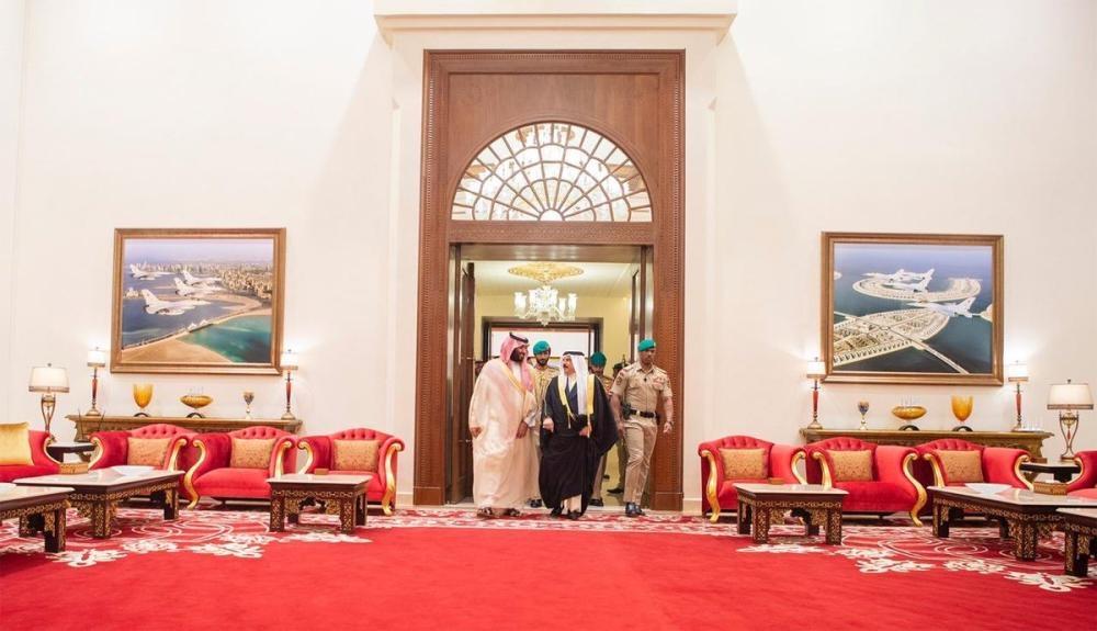 Crown Prince holds talks with King Hamad in Bahrain