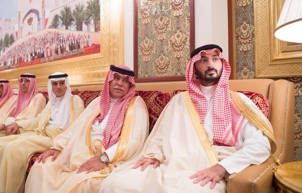 Crown Prince holds talks with King Hamad in Bahrain