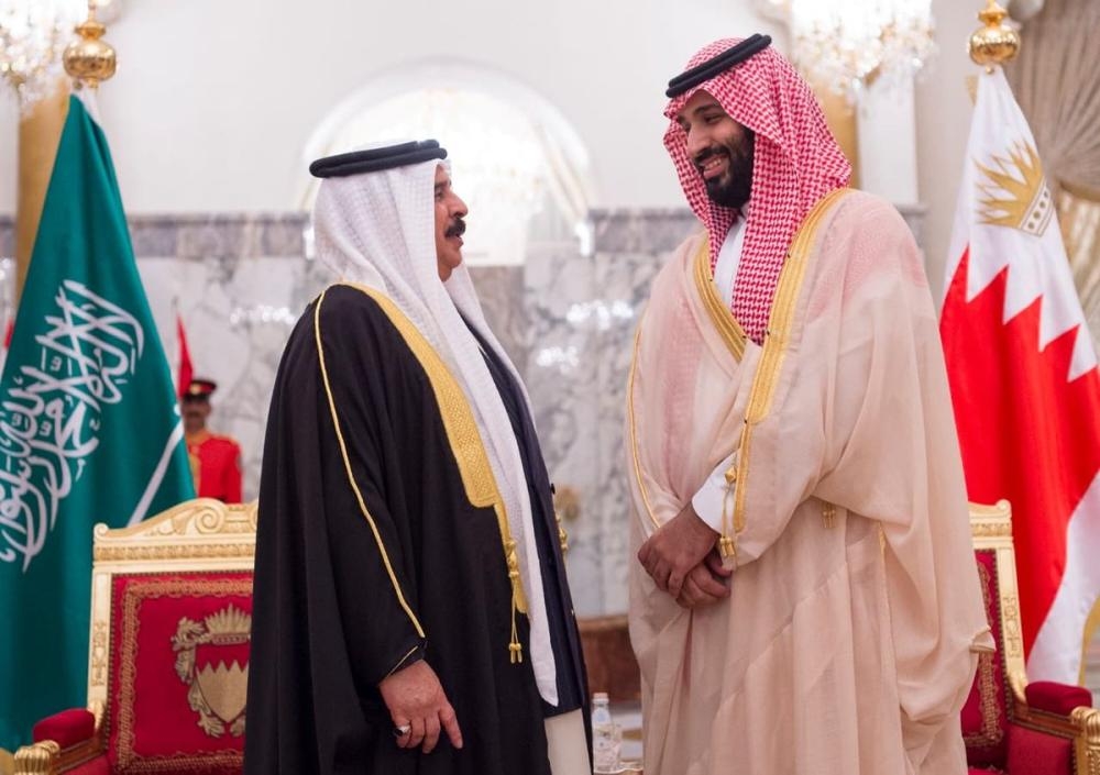 Crown Prince holds talks with King Hamad in Bahrain