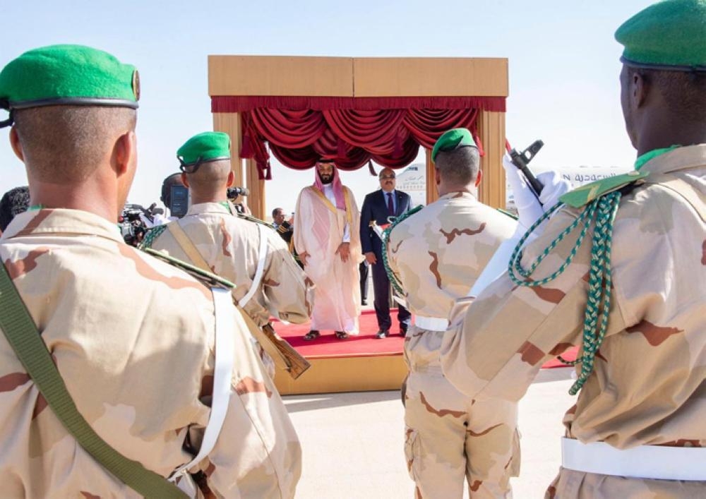 Crown Prince Muhammad Bin Salman, deputy premier and minister of defense, being received by Mauritanian President Mohamed Ould Abdel Aziz at Nouakchott airport on Sunday. — SPA