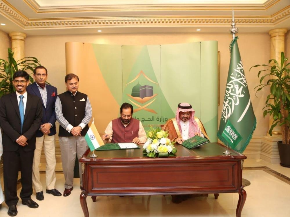 Minister of Haj and Umrah Muhammad Saleh Benten and India’s Minister of Minority Affairs Mukhtar Abbas Naqvi at the signing ceremony of bilateral Haj agreement in Jeddah on Thursday.
