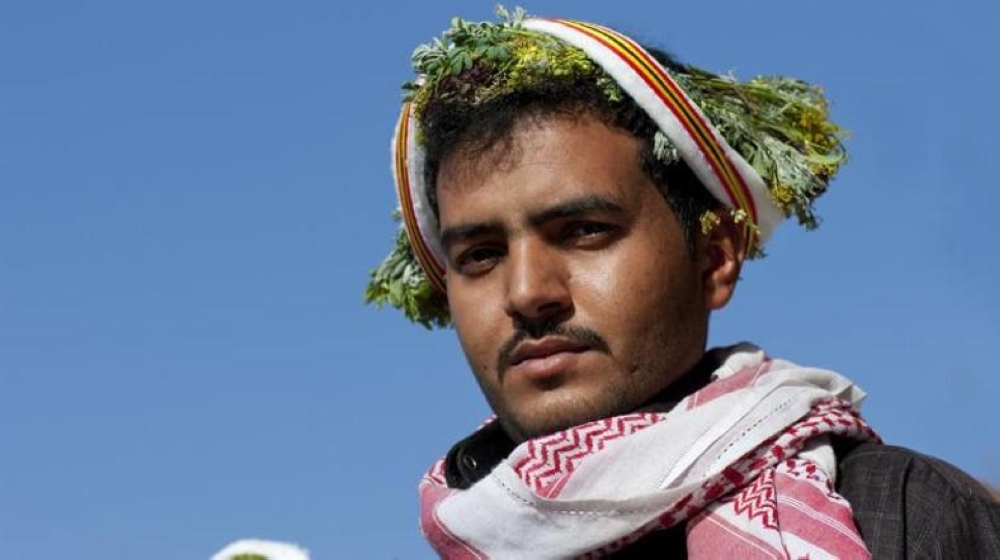


Many Qahtani customs, including the floral crowns, have survived contact with the outside world. — Photo courtesy: Battuta.net